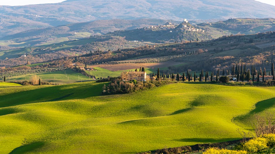 Val d'Orcia rolling hills spring